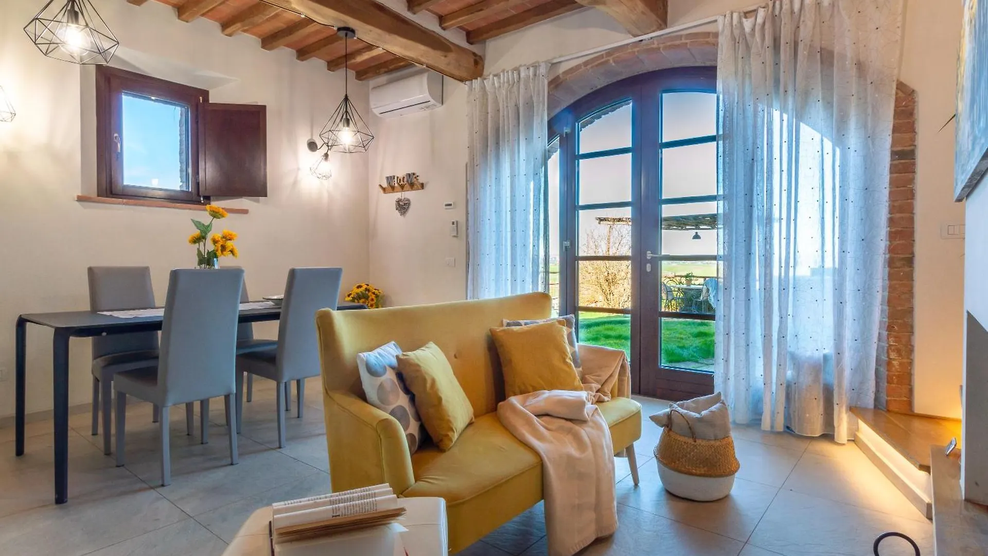 Holiday home Sunflower Con Vista Su Siena Corsano