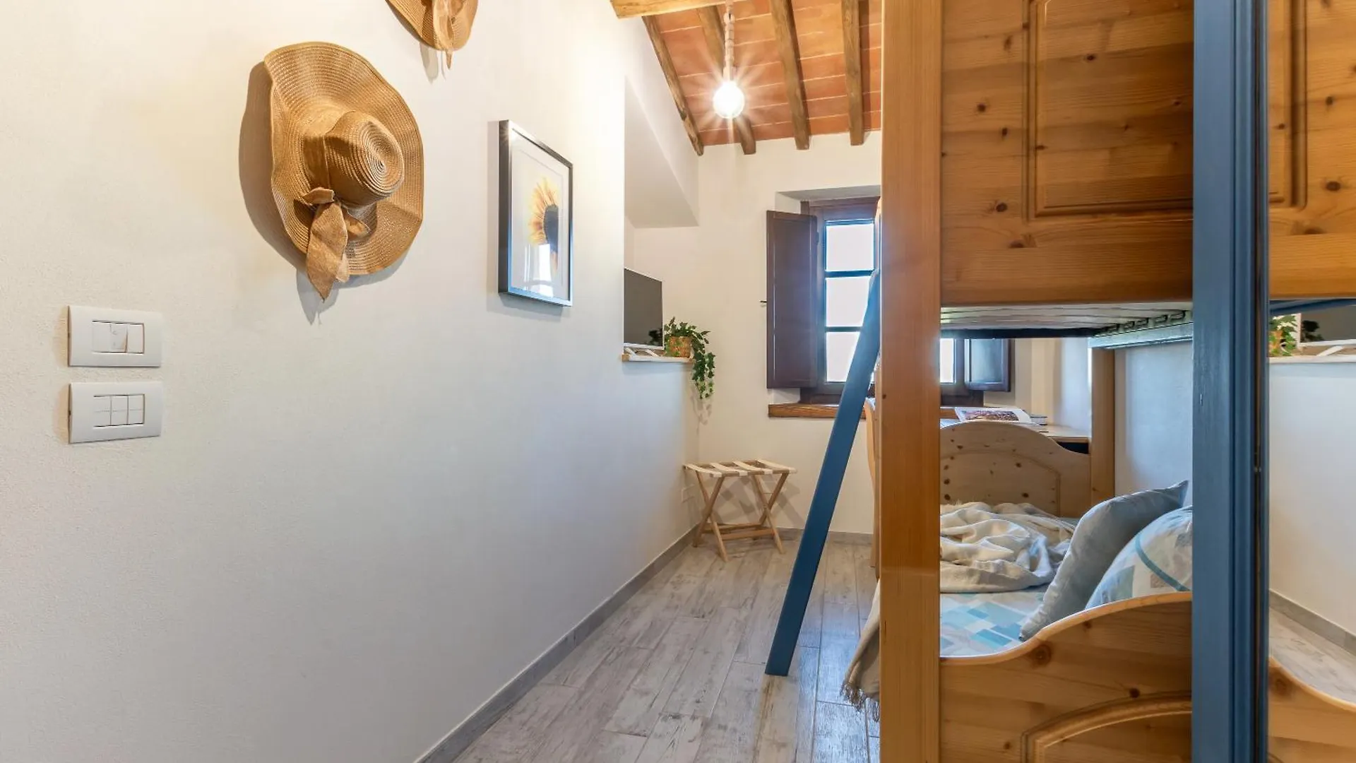 Sunflower Con Vista Su Siena Corsano  Holiday home Corsano (Tuscany)