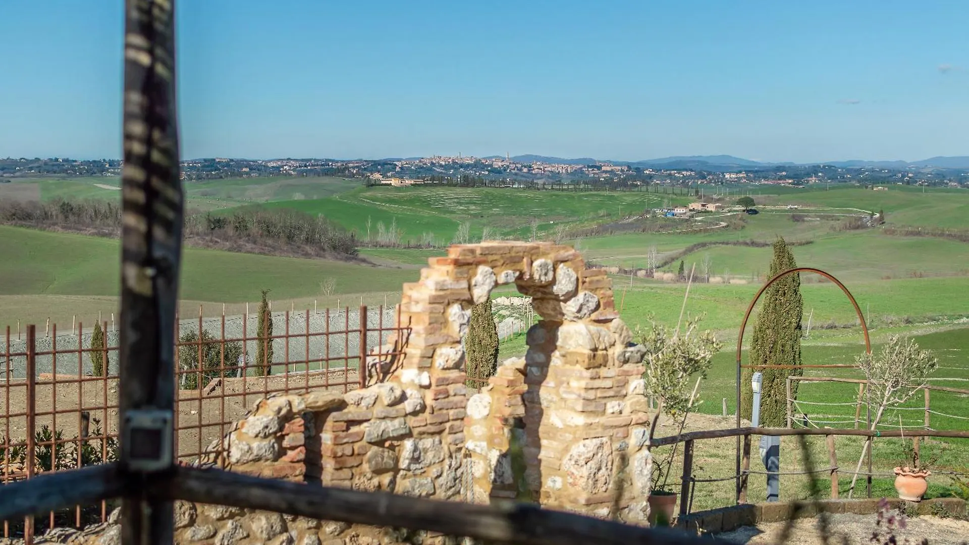 Holiday home Sunflower Con Vista Su Siena Corsano