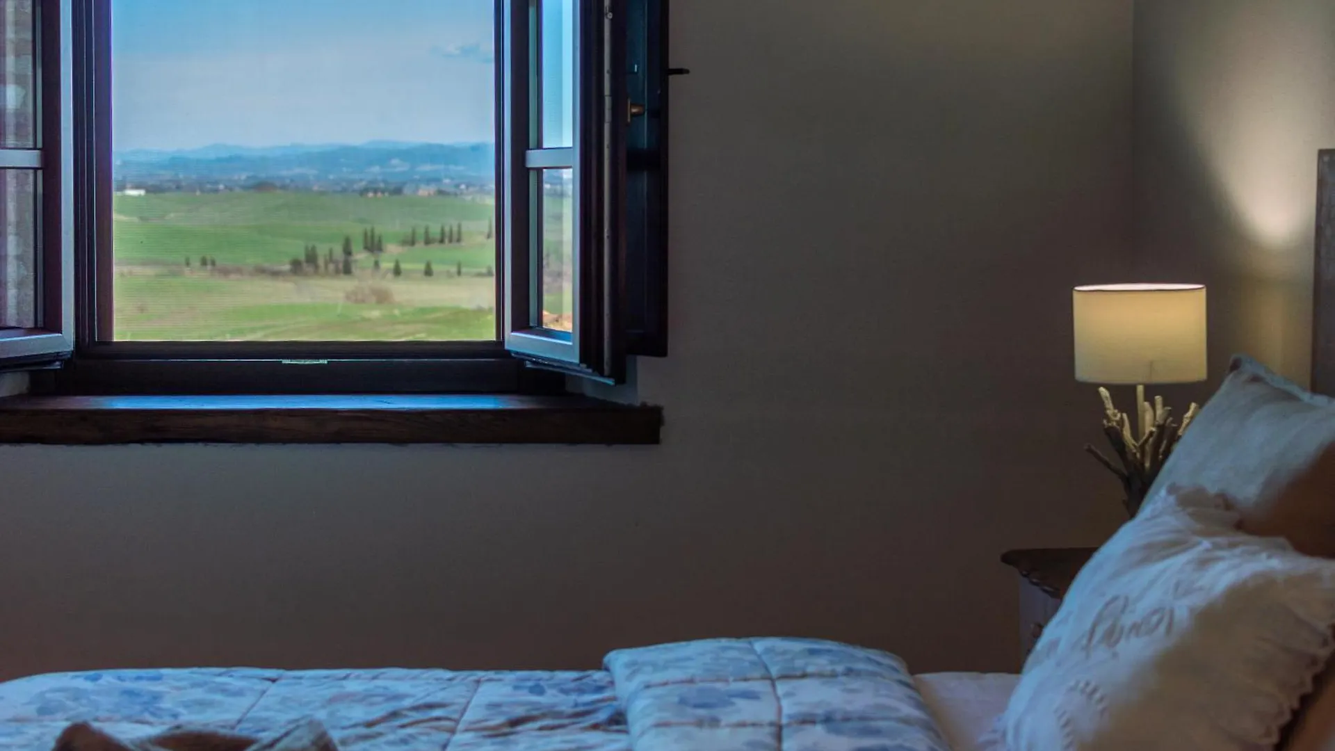 Sunflower Con Vista Su Siena Corsano  Holiday home Corsano (Tuscany)